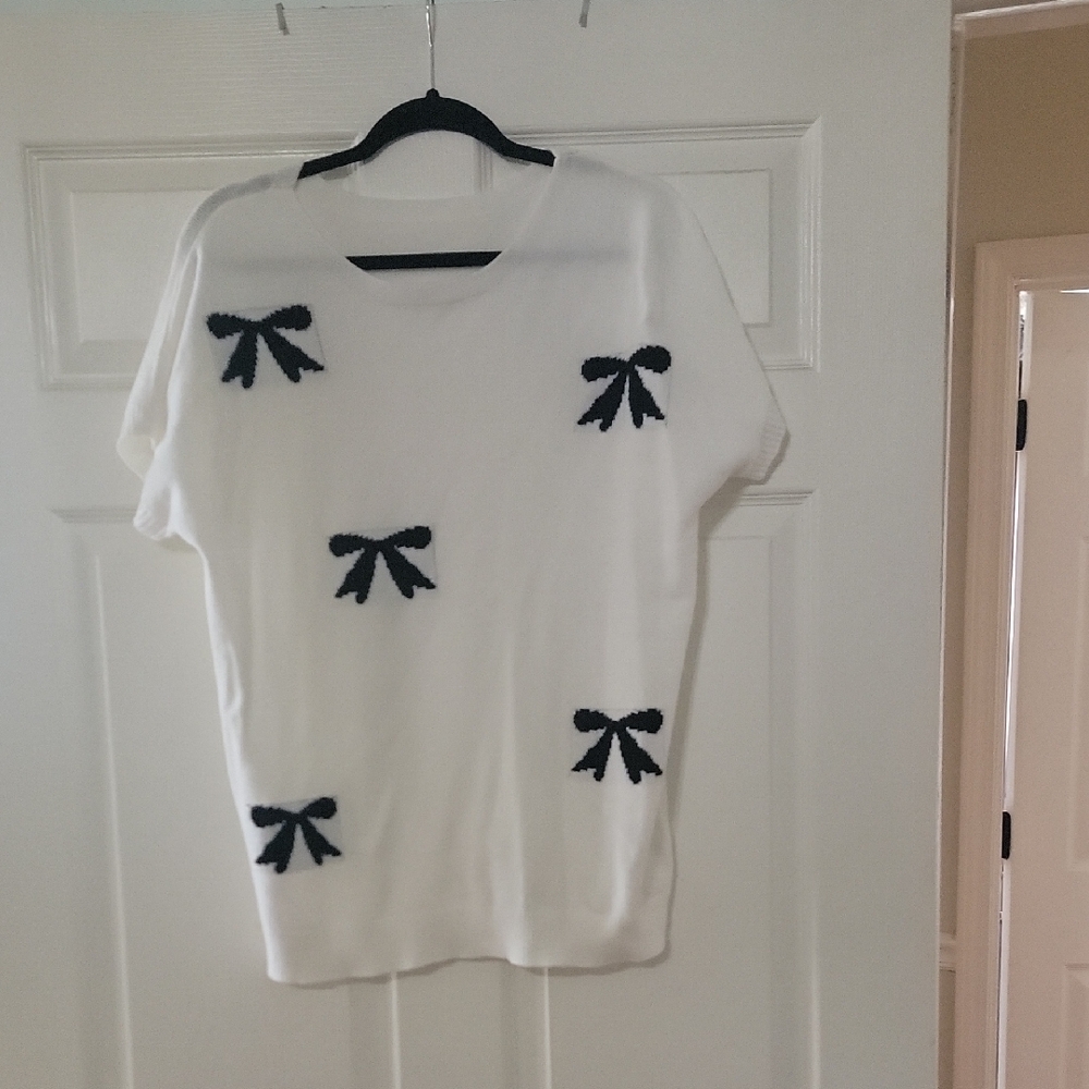 White Short-Sleeve Crewneck Sweater with Black Bow Accents